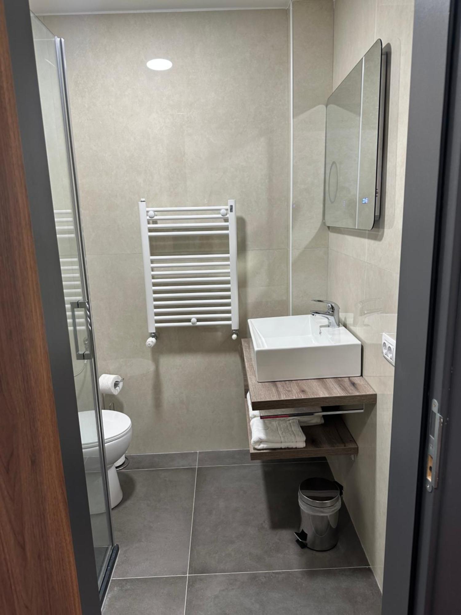 Mimi Hotel Corabia ภายนอก รูปภาพ